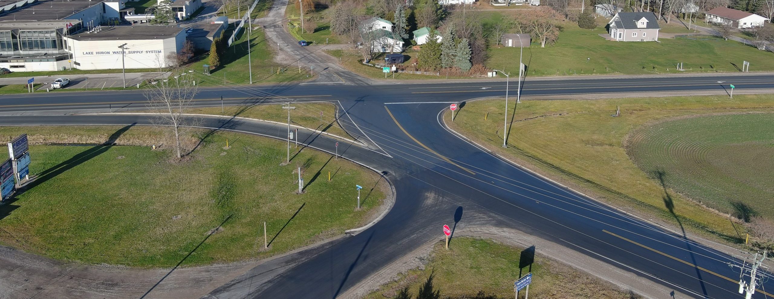 Image of the Highway 21 and County Road 83 intersection looking northwest.